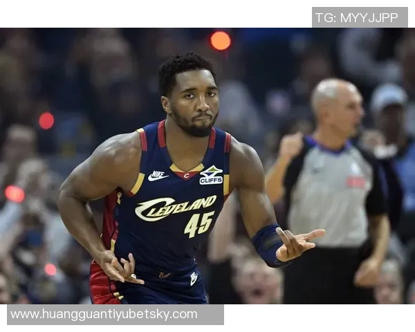 米切尔骑士生涯45场得分超越欧文并列队史第二詹姆斯18次稳居第一 米切尔骑士生涯45场得分超越欧文并列队史第二詹姆斯18次稳居第一