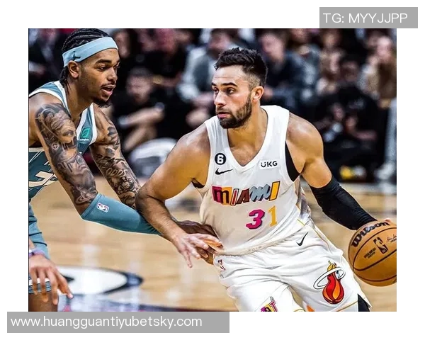 瓦塞尔表现平平三分球失准但仍贡献12分6板助球队稳定发挥 瓦塞尔表现平平三分球失准但仍贡献12分6板助球队稳定发挥