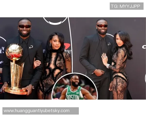 杰伦布朗女友为花花公子拍摄性感美照展现迷人魅力让网友大饱眼福