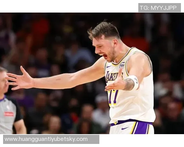 东契奇本赛季投篮命中率骤降女儿出生后表现不佳引发关注 东契奇本赛季投篮命中率骤降女儿出生后表现不佳引发关注