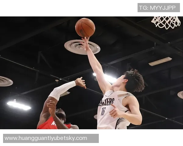 阿夫迪亚霍勒迪周末活动频繁杨瀚森却在坚持加班训练