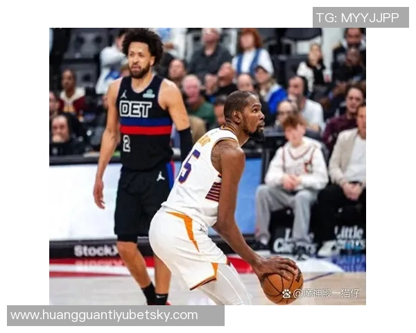 兰德尔全场最高得分22分表现出色16投7中并贡献27分8板7助3断