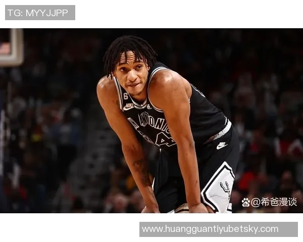 朗佐鲍尔表现平平三分球失准8投仅中2得6分5篮板5助攻2抢断